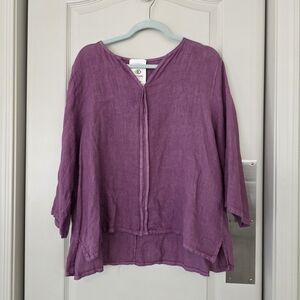 Relaxed V-Neck Linen Tunic in Plum